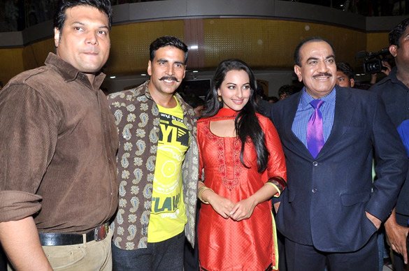 Dayanand Shetty and Shivaji Satam with Bollywood stars on the sets of CID