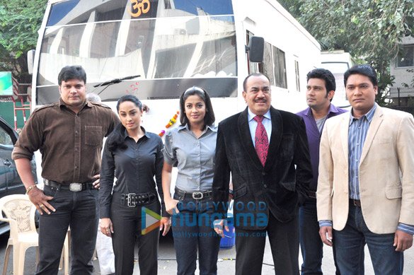 The CID cast with Shivaji Satam, Dayanand Shetty and others