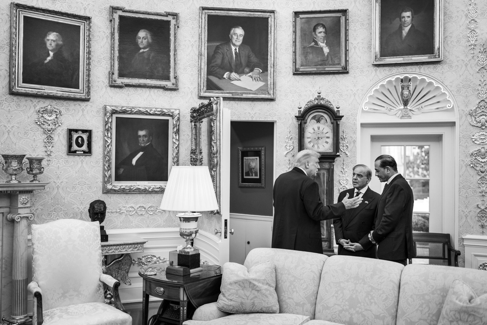 Field Marshal Asim Munir (right) with Prime Minister Shehbaz Sharif at a diplomatic meeting, White House, September 2025