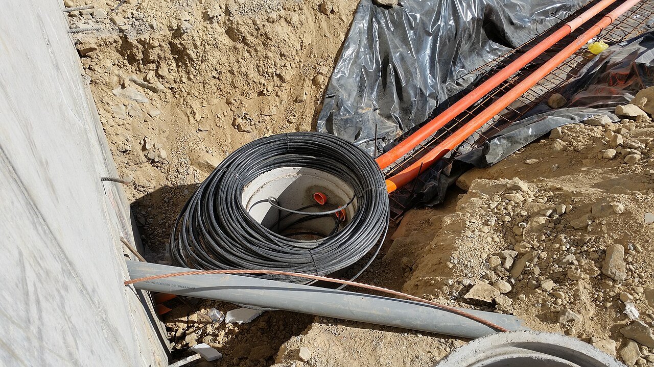 Fibre-optic cable installation work — illustrative of the fibre backbone expansion across Pakistan