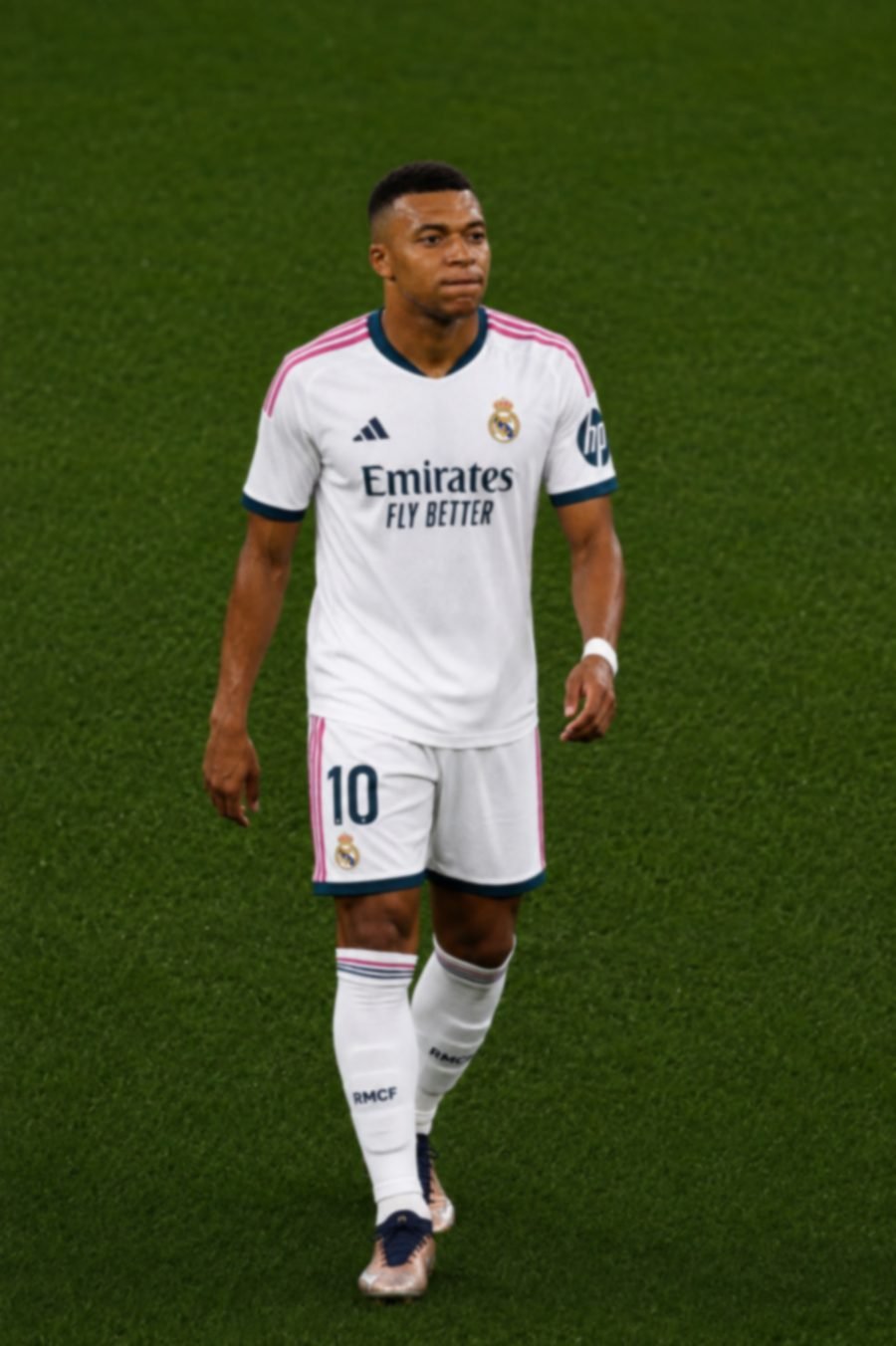 El Clasico 2026 preview: Real Madrid and Barcelona players contest a corner in a previous meeting