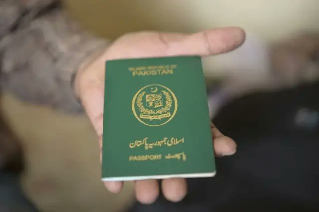 Pakistan E-Passport Transition: Machine-Readable Passports to Be Phased Out Within a Month
