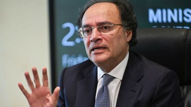 IMF Urges Fairer Pakistan Tax System as Salaried Class Pays Rs629 Billion
