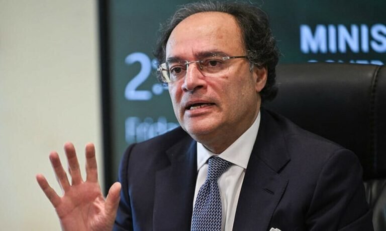 IMF Urges Fairer Pakistan Tax System as Salaried Class Pays Rs629 Billion