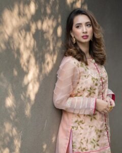 Komal Aziz Khan Bids Farewell to Showbiz, Revealing She Quit Acting Five Years Ago
