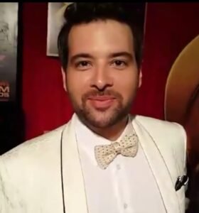 Mikaal Zulfiqar Reacts with Grace After Being Called a “Rising Star” at Pashmina Launch