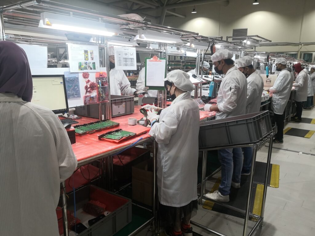 Pakistan Plans New Mobile Manufacturing Policy to Raise Local Parts to 50%