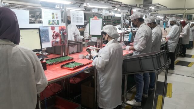 Pakistan Plans New Mobile Manufacturing Policy to Raise Local Parts to 50%