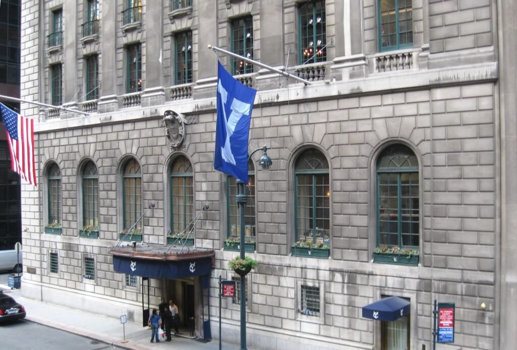 Paklaunch UNConference 26.2 New York: Pakistani Founders Meet 80 Global Investors at the Yale Club