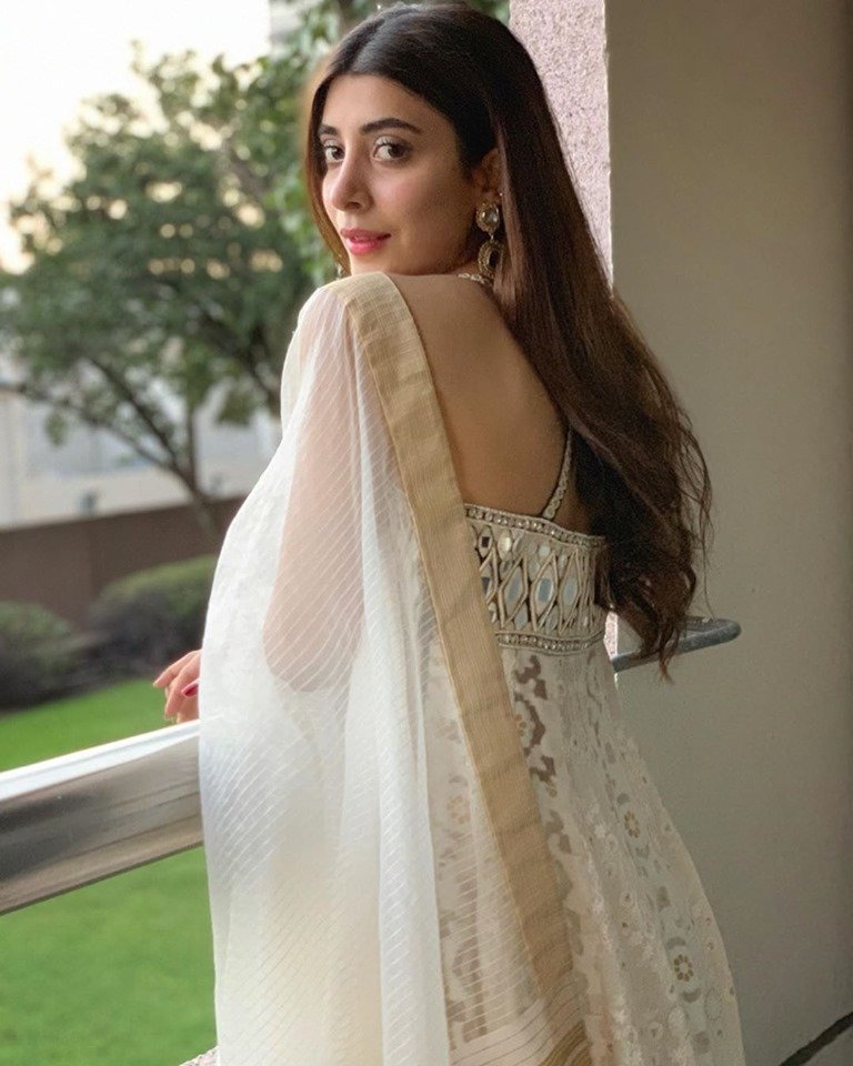 Urwa Hocane Reveals Umera Ahmed Personally Called Her After Aap Ki Izzat Finale