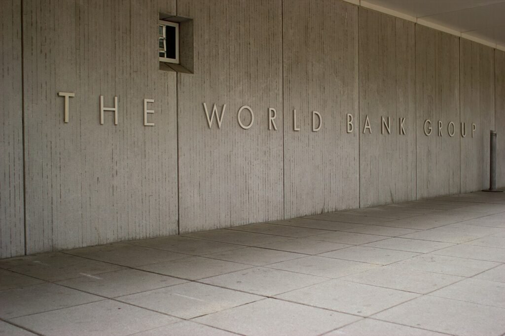 World Bank: AI Could Reshape 61% of Pakistan’s Service Jobs — But Most Workers Won’t Be Replaced